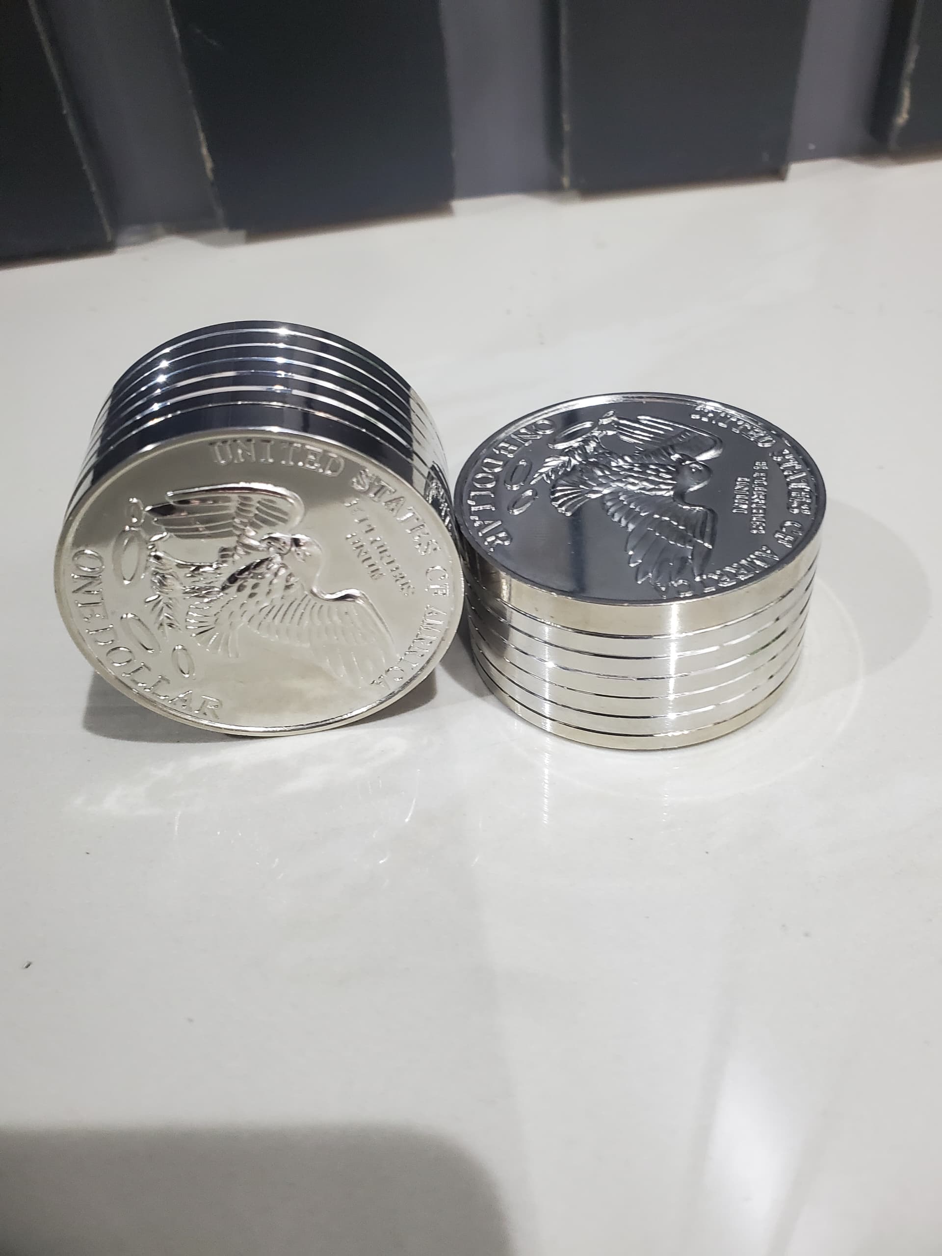 Coin-Shaped Tobacco Grinder